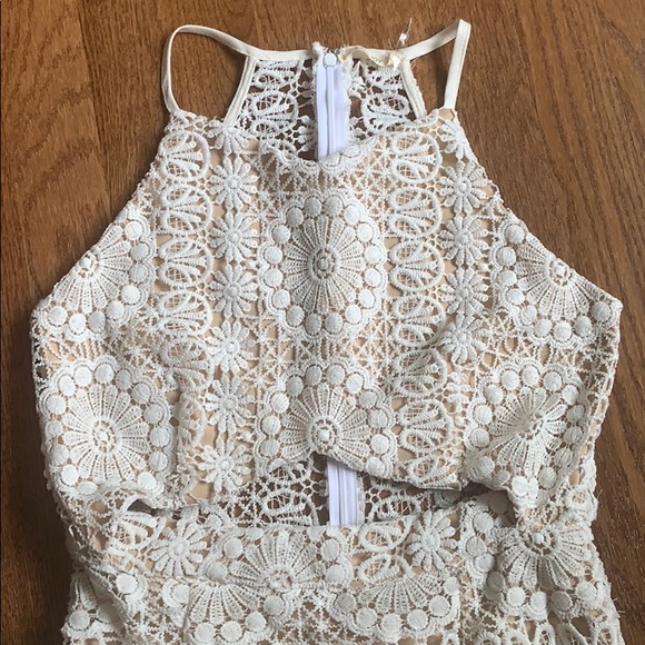 San Joy Lace Dress - Picture 3 of 6